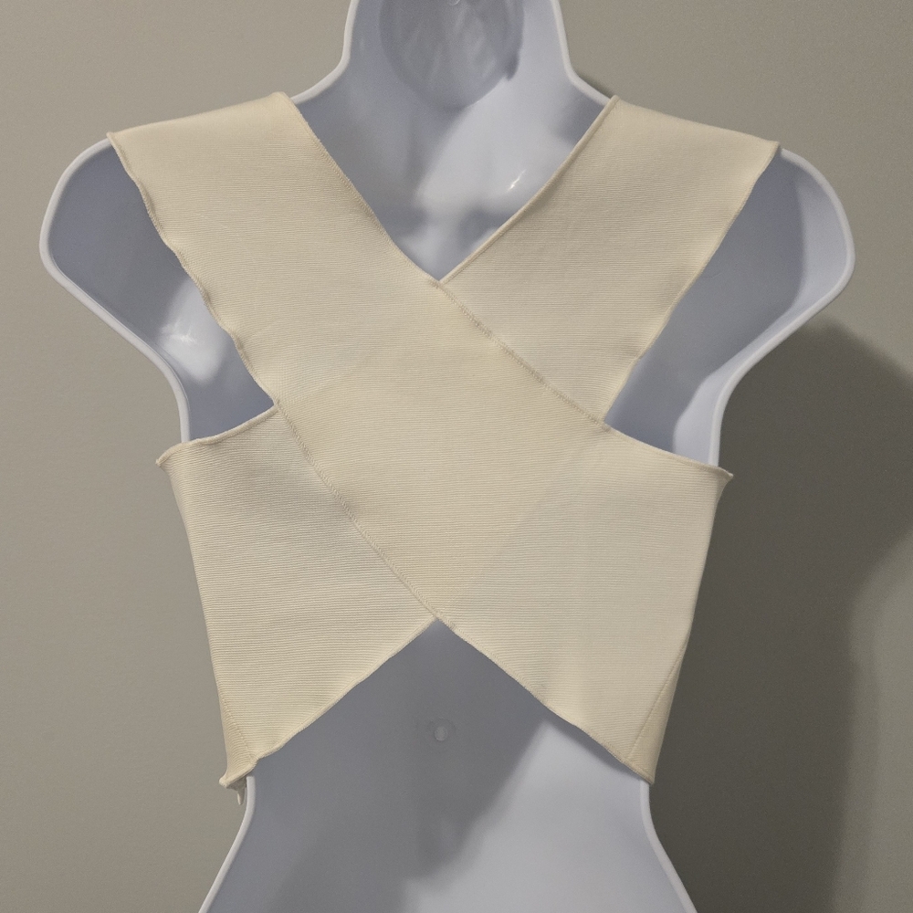 Y2K Vintage BEBE Off-White Banadage Crop Top. Size XS. - Picture 3 of 12